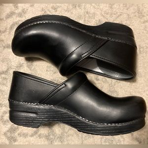 Dansko Women’s black clogs